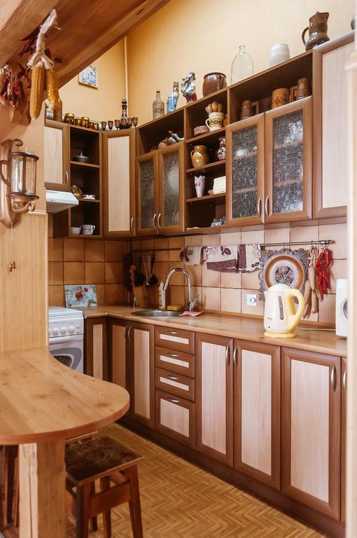 Apartment Na Shevchenka 3 Lviv Exteriör bild